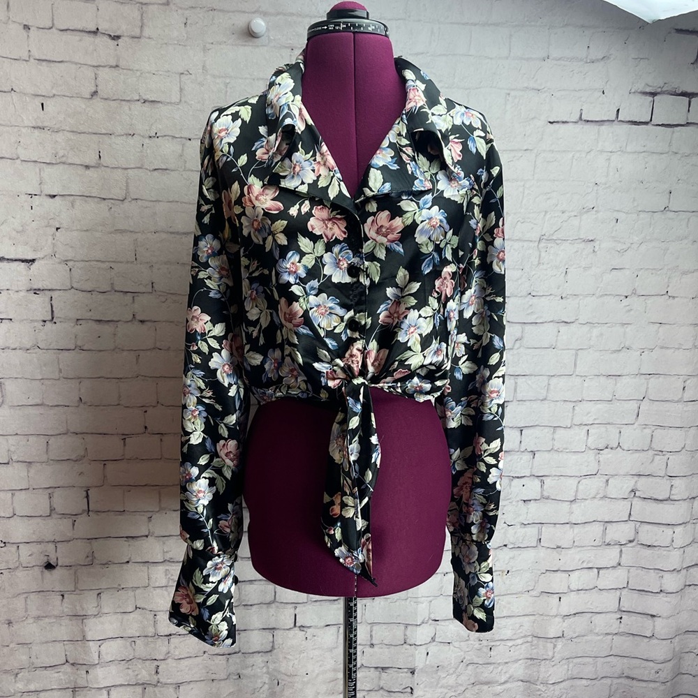 Pure Energy size large floral satin long sleeve button down blouse